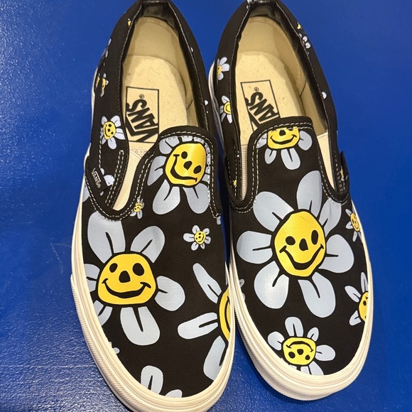 Vans Classic Slip-On Trippy Grin Floral Black Sneakers Men 9.5 Women 11